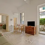 & Relax - Private Parking - Happy Apartment
